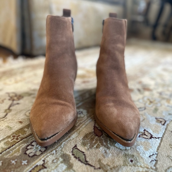 Marc Fisher Women’s Ulora Bootie Western Ankle Tan Suede Size 9.5 - Picture 8 of 13